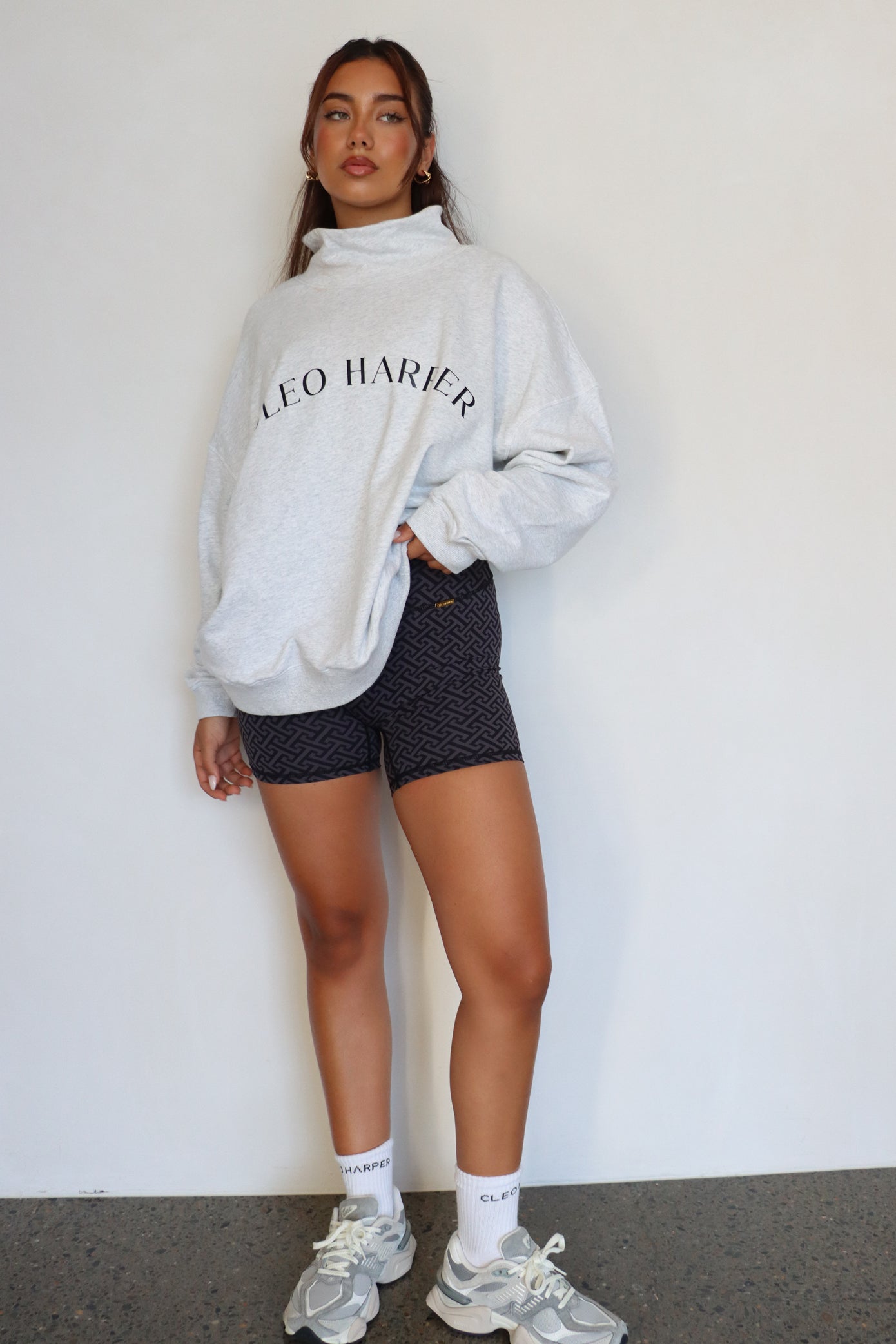 Apex Short 5" - Mono Grey