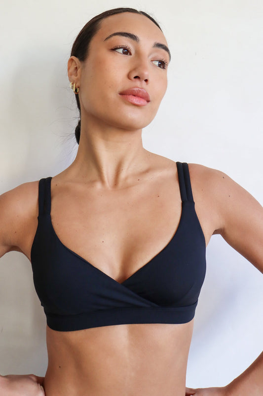 Evie Bralet - Black