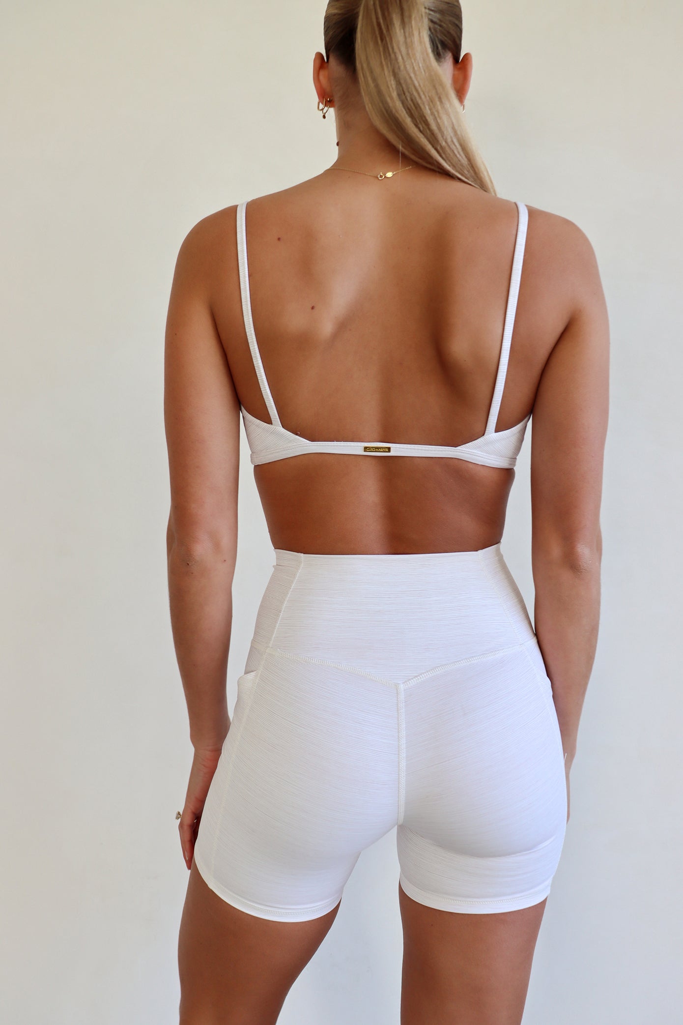 Evolve Short - Linear