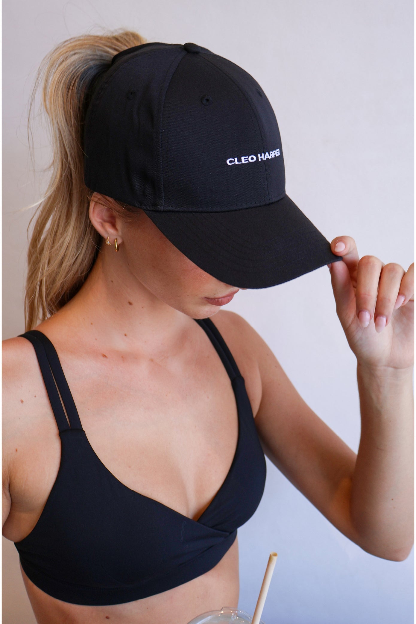 Evie Bralet - Black