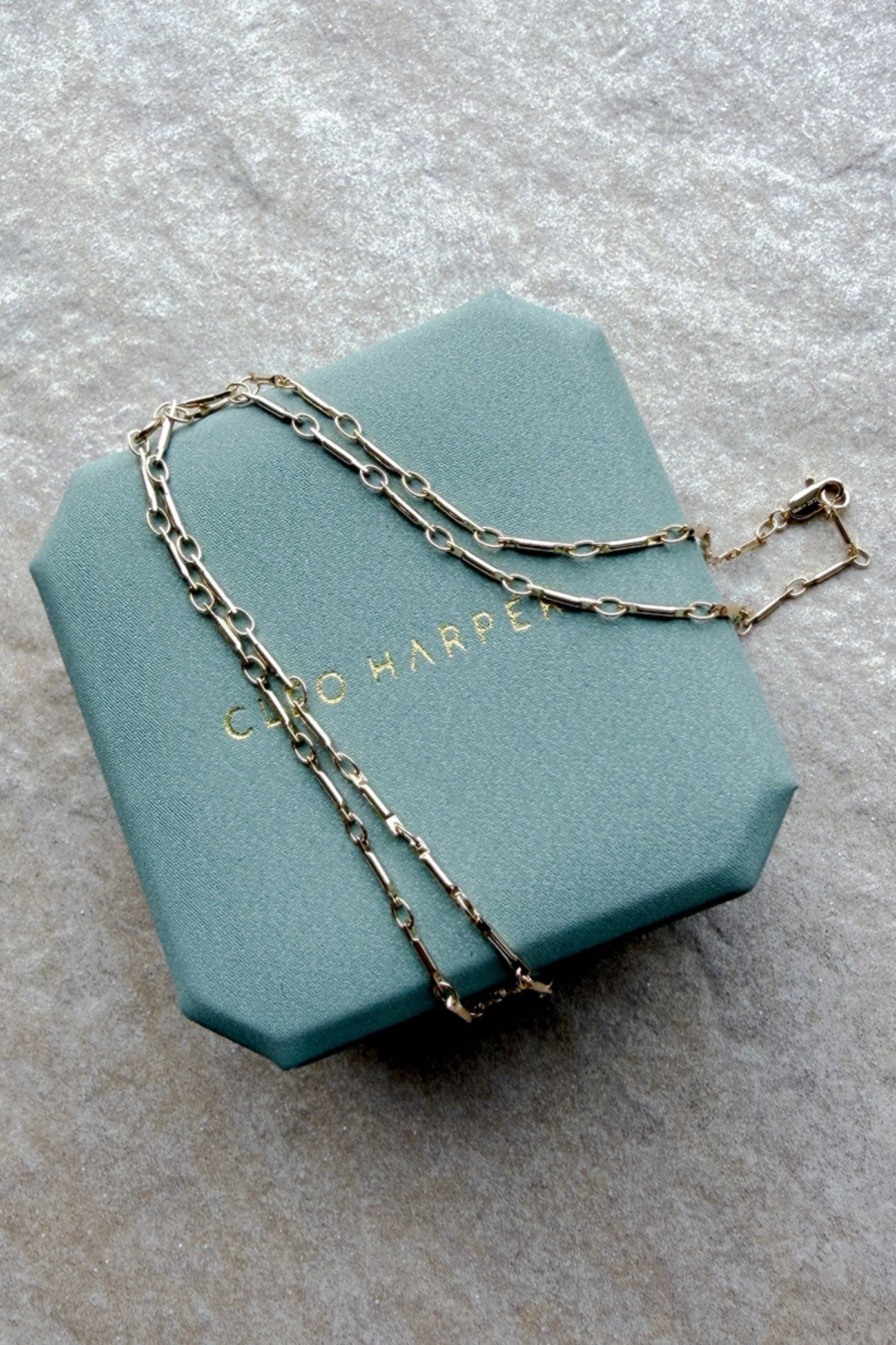 Que Pendant & Necklace - Gold