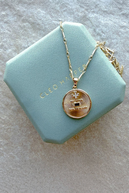 Que Pendant & Necklace - Gold