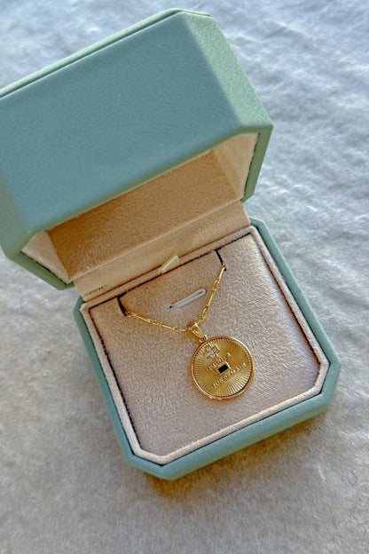 Que Pendant & Necklace - Gold