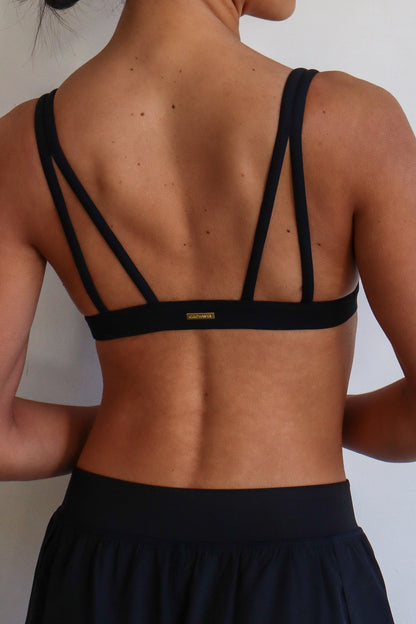 Evie Bralet - Black